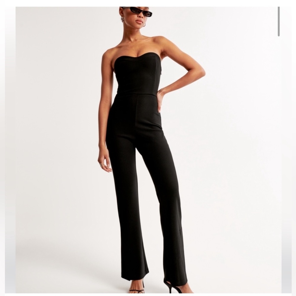 Abercrombie & Fitch Strapless Crepe Sweetheart Jumpsuit in Black, Small Tall